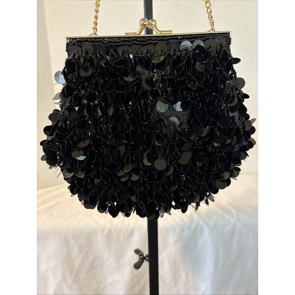Black Sequin Evening Purse With Gold Chain Strap 7 X 6 Inches - Picture 7 of 15